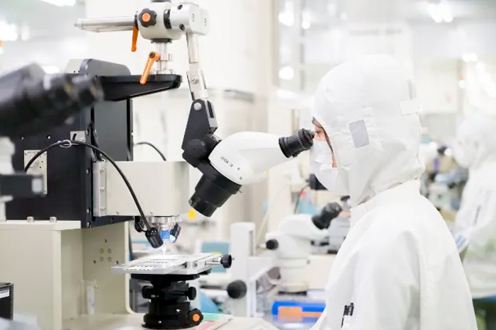 Laboratory Lighting with Vitasolis LEDs