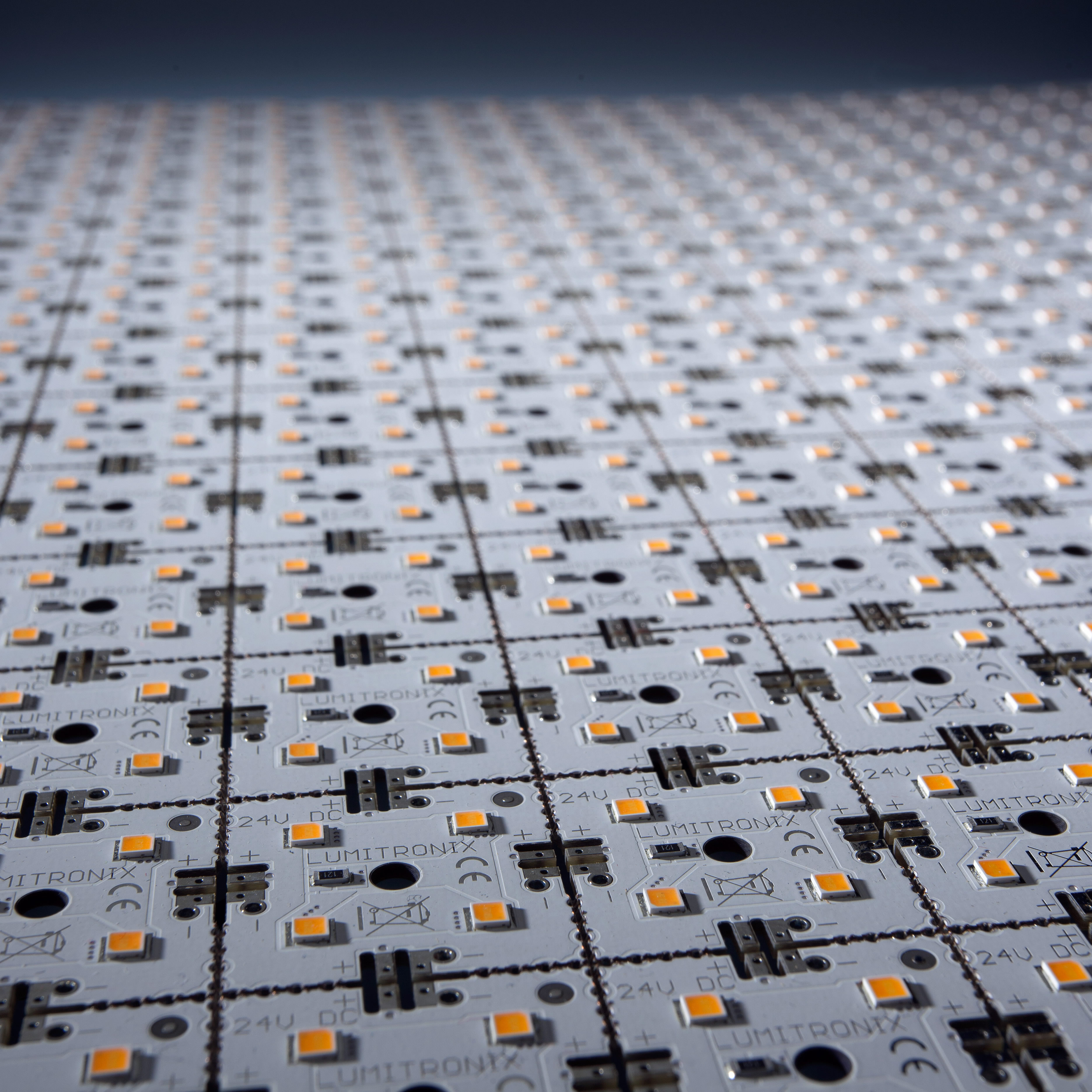 MatrixMini-126-4080 Nichia LED Module (9x14) warm white 2700K 8610lm 504 LEDs 24V 60.5W 10.63x16.53" (7000 lm/sqft)