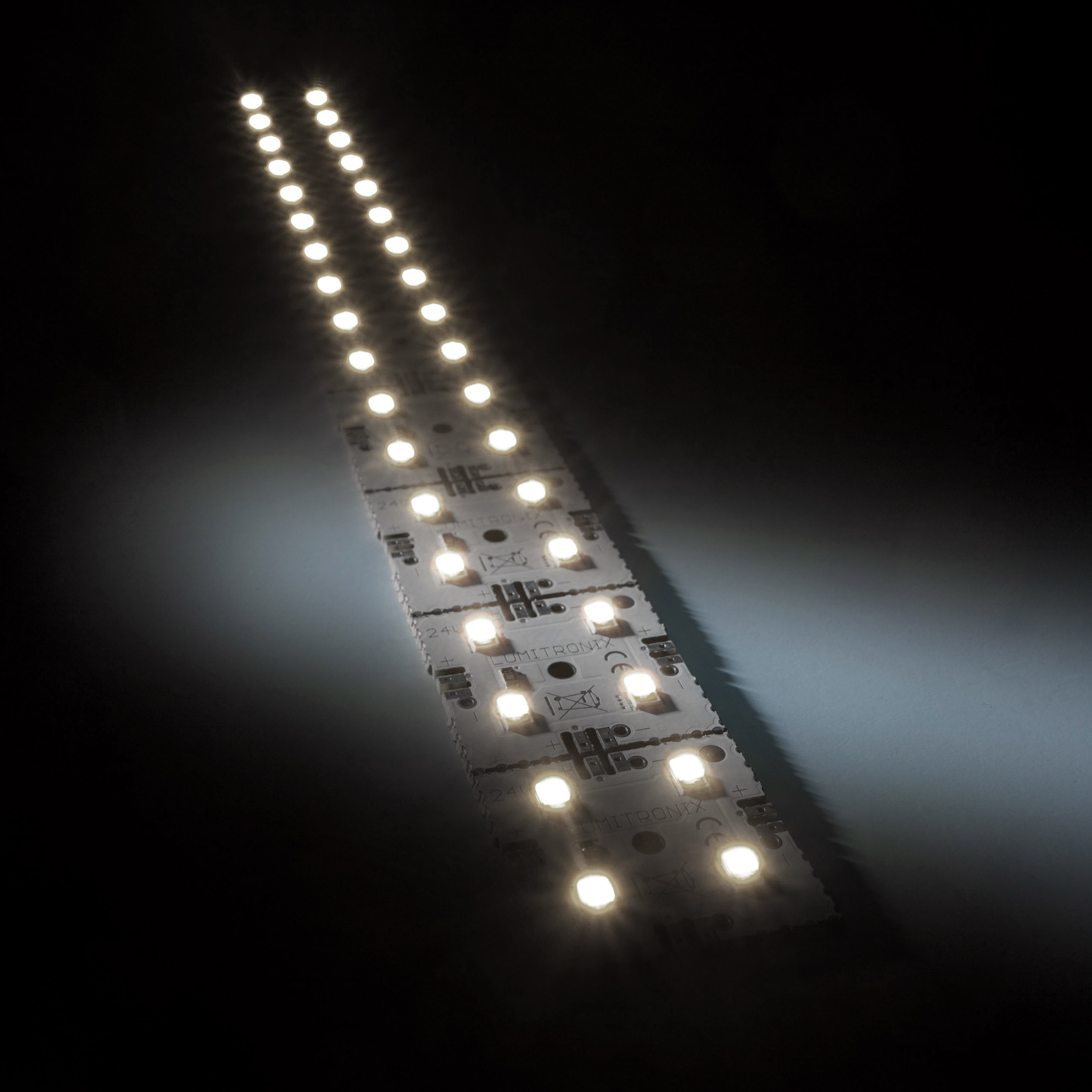 MatrixMini-9-4080 Nichia LED Module (9x1) pure white 4000K 680lm 36 LEDs 24V 4.3W 10.63x2.36" (7700 lm/sqft)