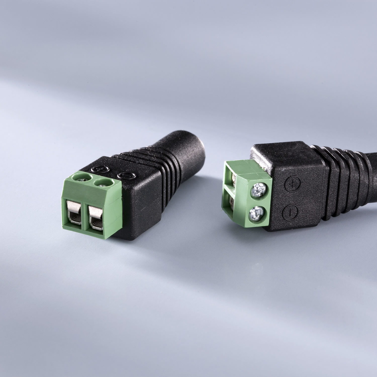 Feeder adaptor for LED strips