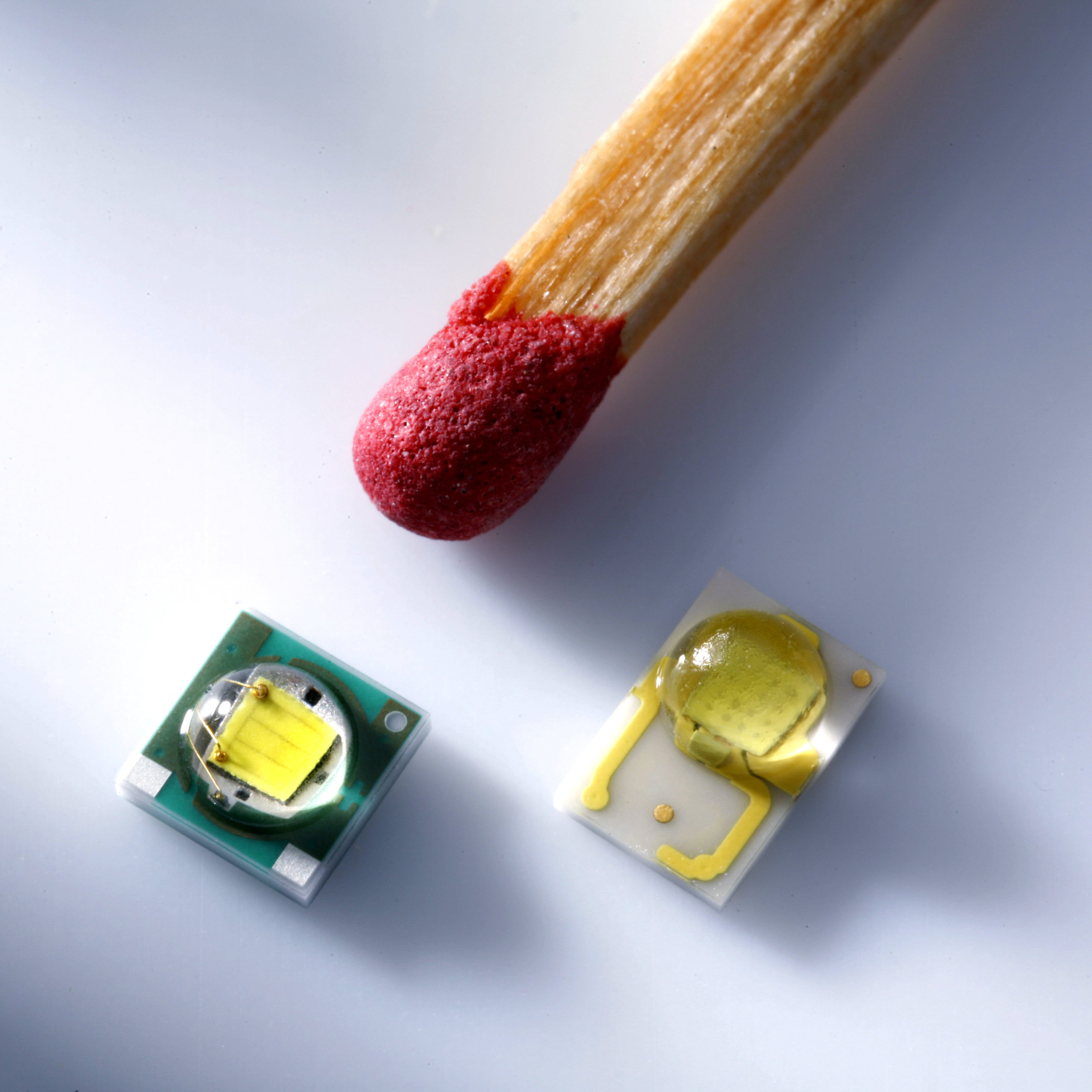 Cree XP-E 2 red with PCB (Star) 194 lm