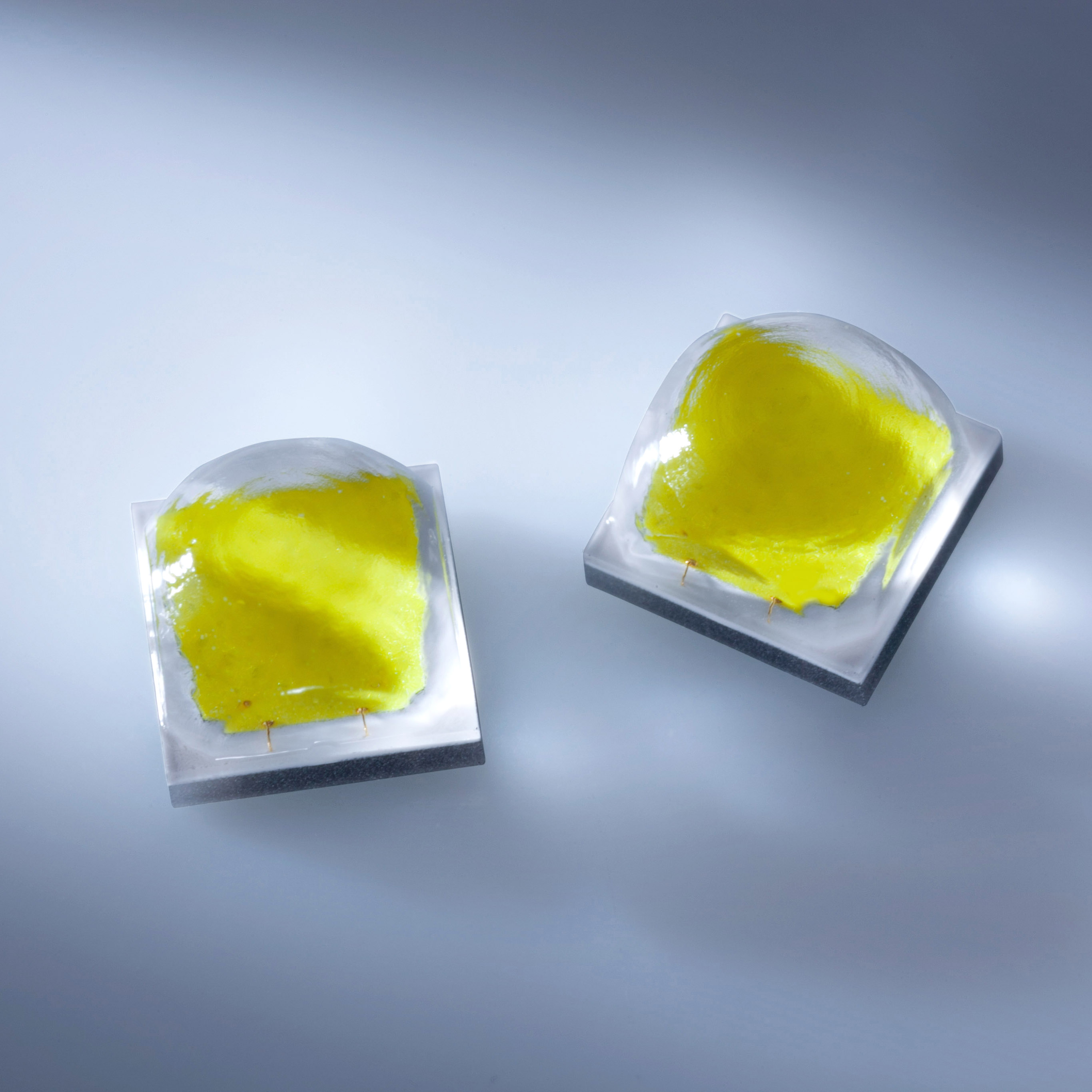 Cree XP-L V5 white LED 1034lm at 3000mA 8300K Star PCB XPLAWT-00-0000-0000V5051