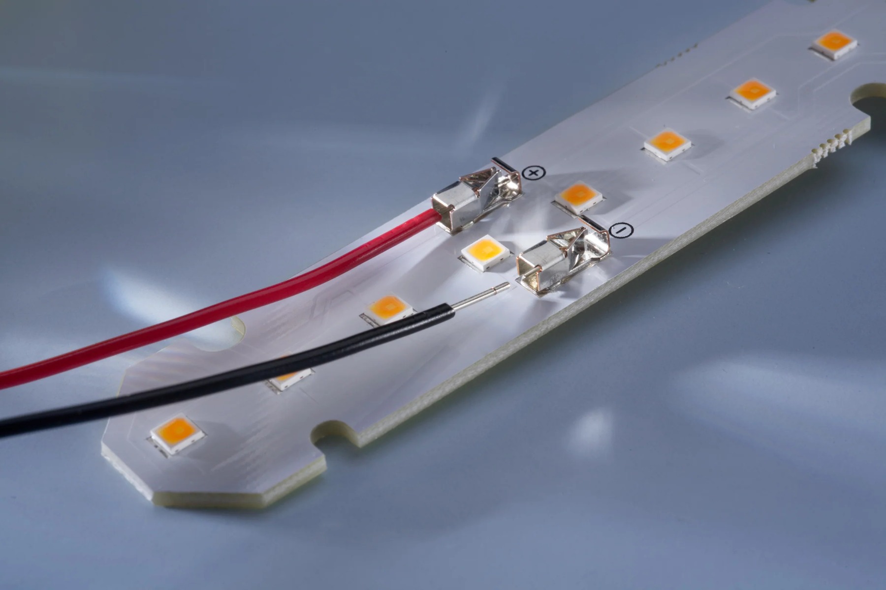 LumiBar-28-3095 Nichia H6 LED Strip warm white CRI95 6500K 1073lm 175mA 36V 26 LEDs 28cm module (3800lm/m 22W/m)