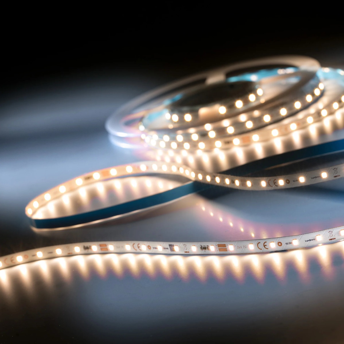 LumiFlex3090 Cree LED Strip warm white CRI90 3000K 9100lm 24V 70 LEDs/m 5m reel (1820lm/m 12.5W/m) 