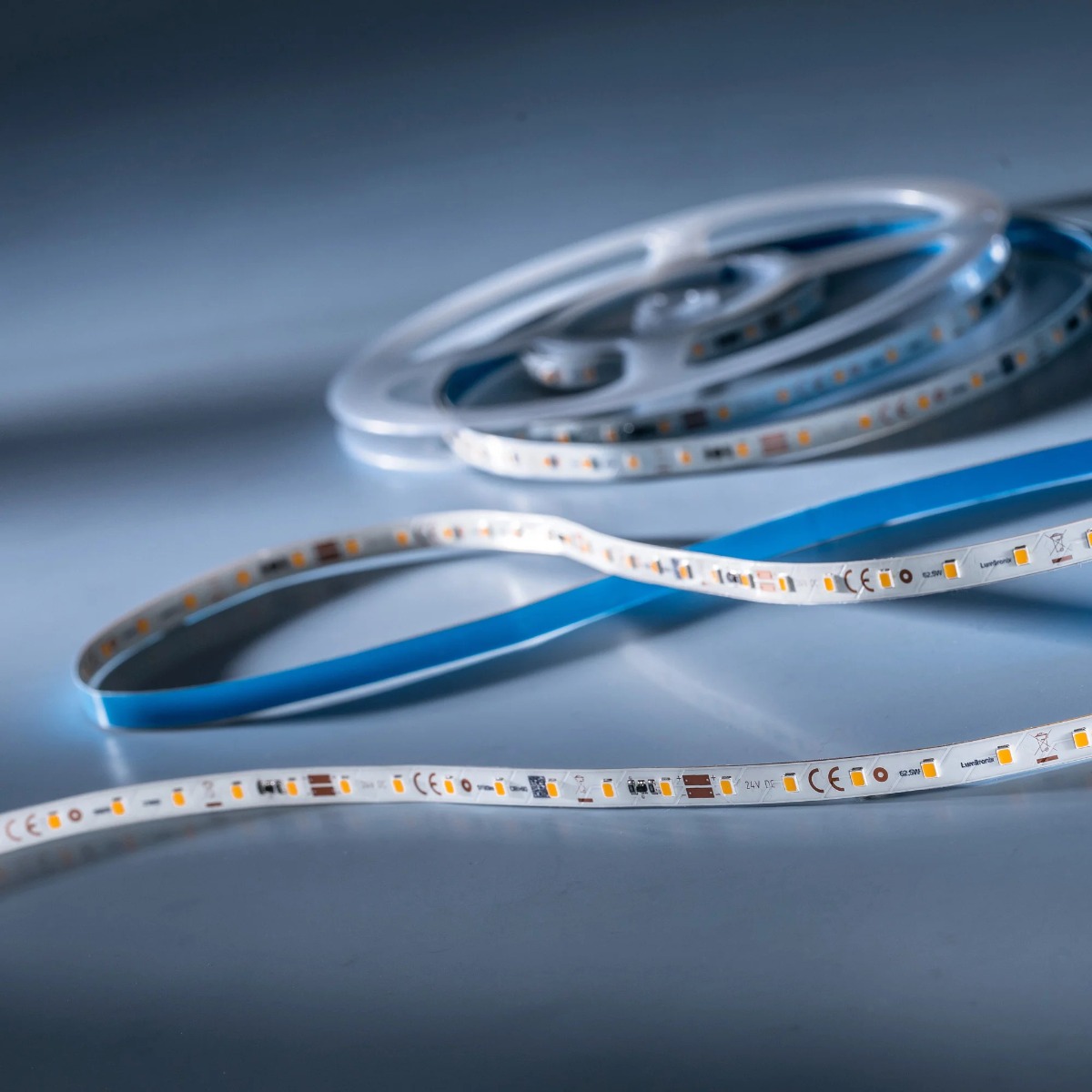 LumiFlex3090 Cree LED Strip warm white CRI90 3000K 9100lm 24V 70 LEDs/m 5m reel (1820lm/m 12.5W/m)