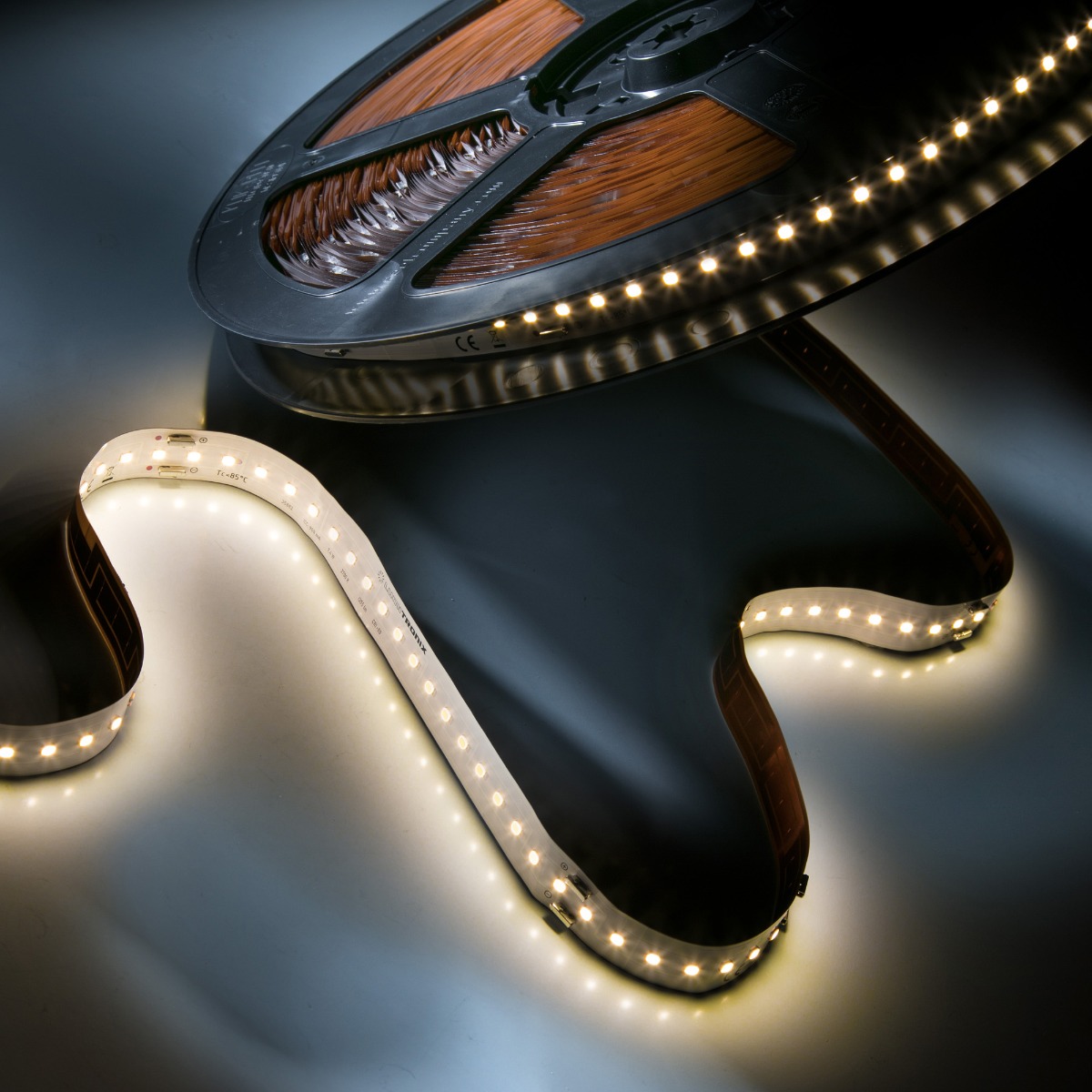 LumiFlex4080 Seoul LED Strip cold white 6500K 29200lm 29 LEDs/ft 18.37ft reel (1580lm/ft and 7.8W/ft) 